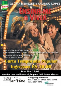 O flyer é ilustrado pela foto de Maude e Harold sorridentes, ela com capa e chapeuzinho bege com uma borboleta na aba, sentados em um carrousel iluminado por muitas luzes.